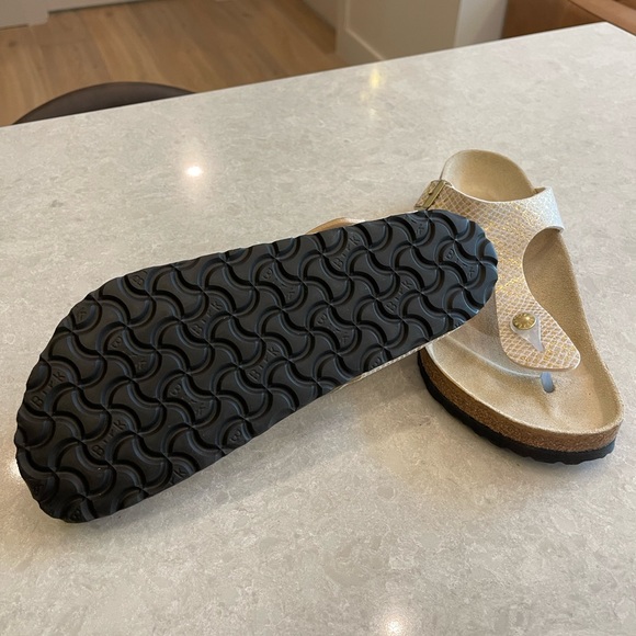 Birkenstock Gizeh Micro Fibre in Shiny Python Eggshell Size 39 - Picture 9 of 10